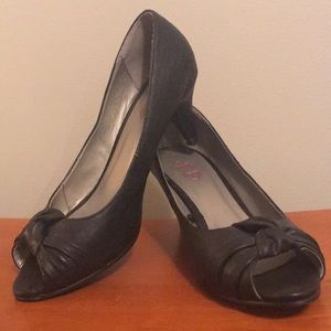 Low heel peep toes wide width